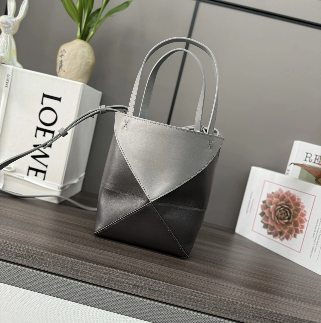 Loewe Shopping Bags Attractive 72060