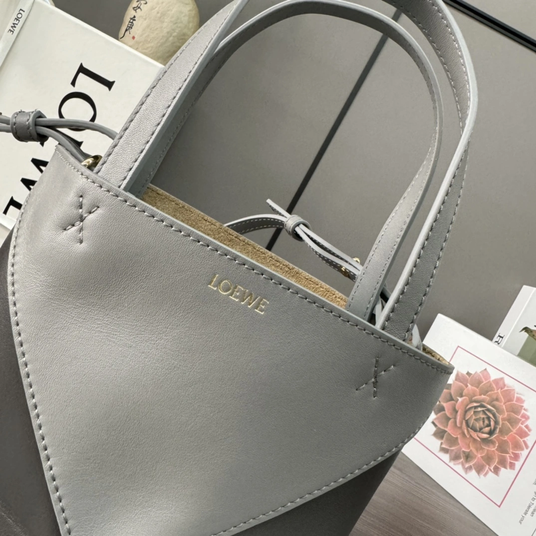 Loewe Shopping Bags Attractive 72060