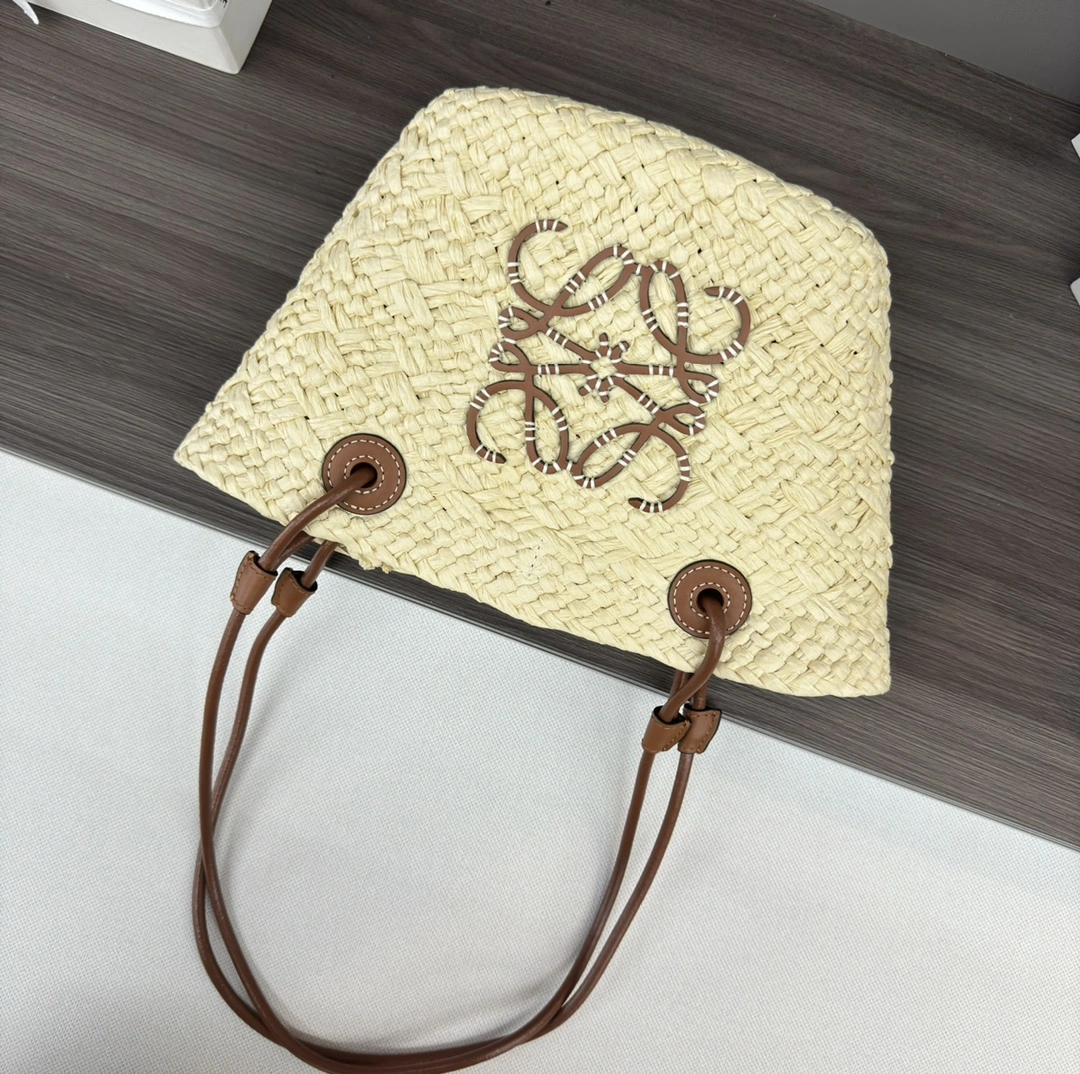 Loewe Shopping Bags Sleek 72058