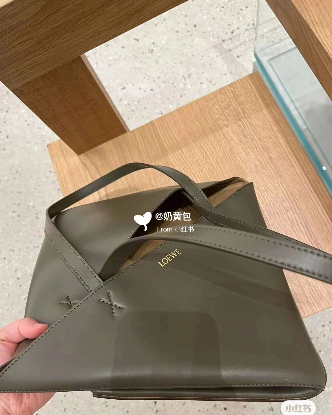 Breathable Loewe Shopping Bags 72043