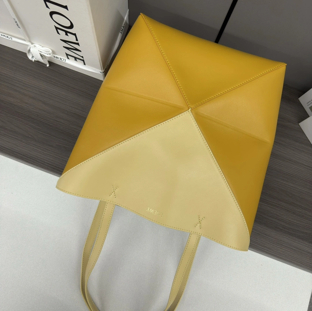 Loewe Shopping Bags Bright 72041