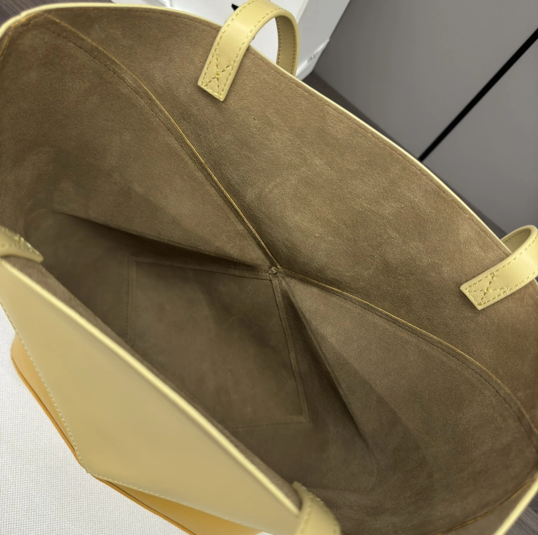Loewe Shopping Bags Bright 72041