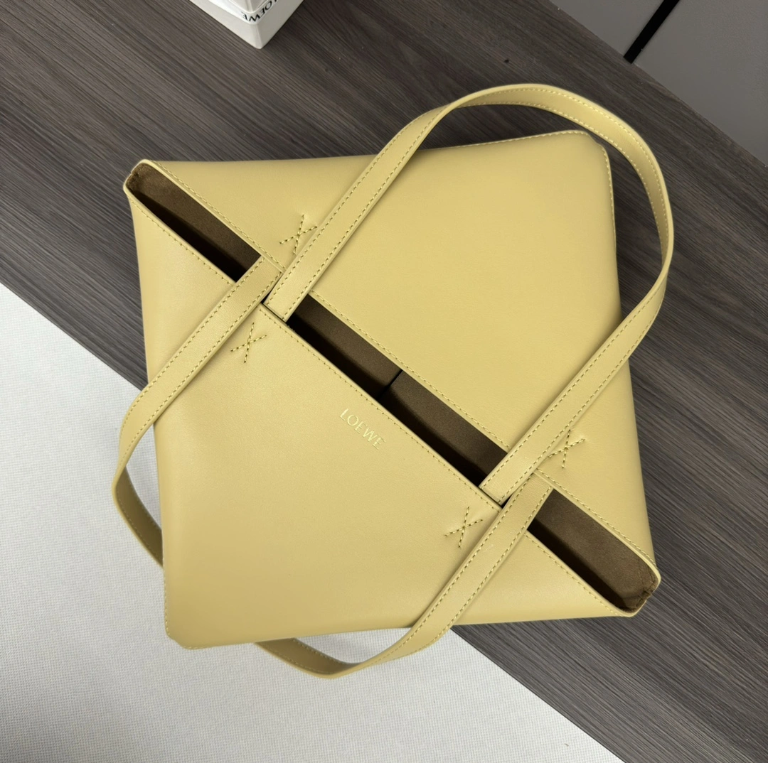 Loewe Shopping Bags Bright 72041