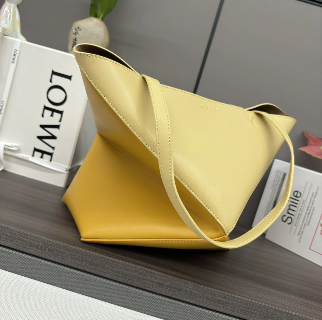 Loewe Shopping Bags Bright 72041