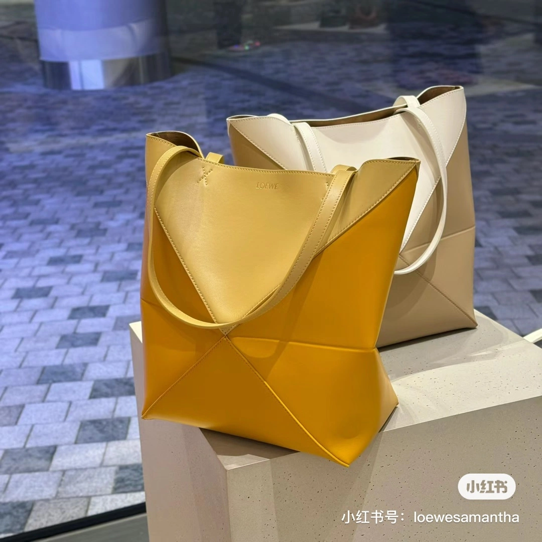 Loewe Shopping Bags Bright 72041