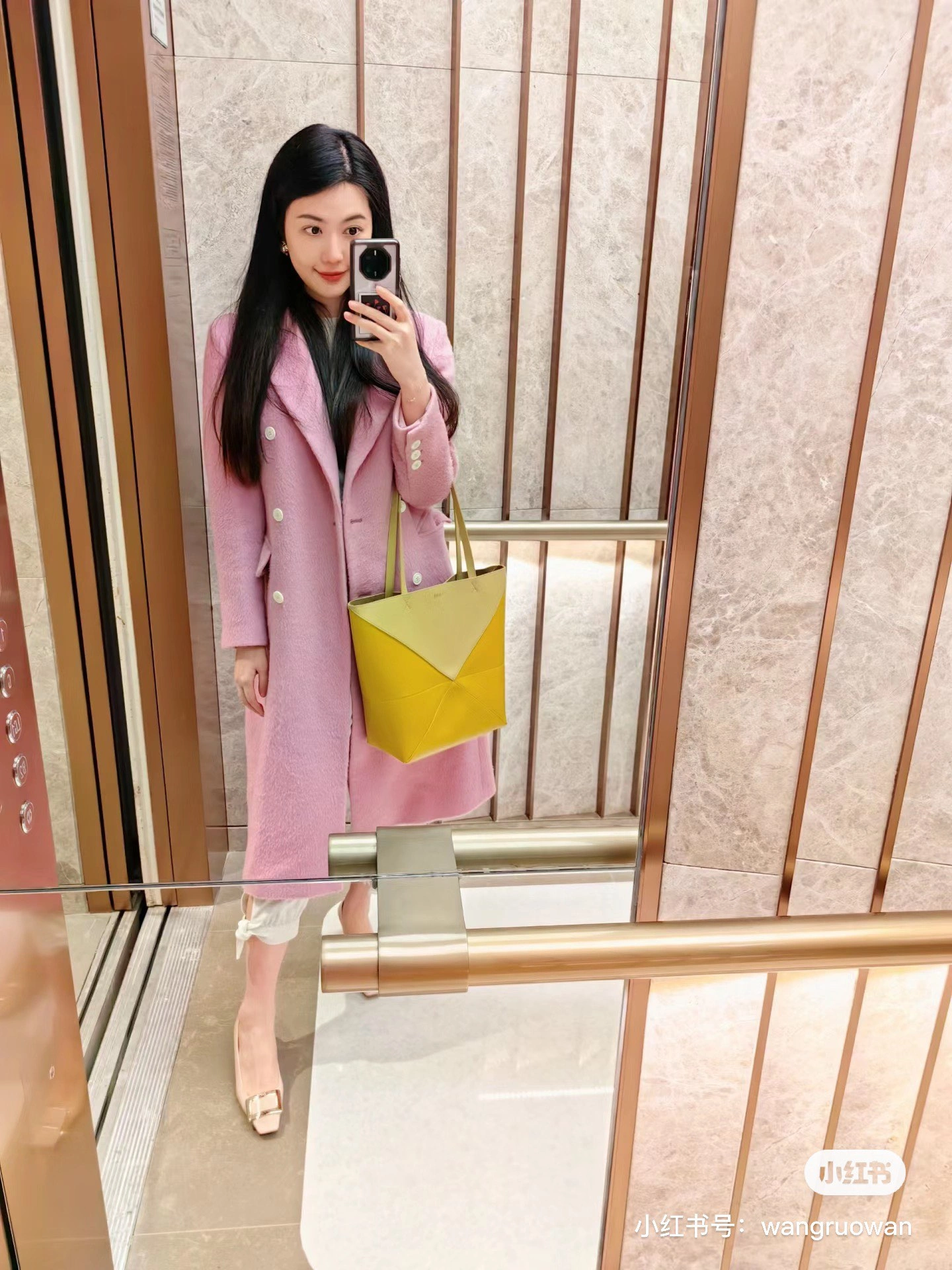 Loewe Shopping Bags Bright 72041