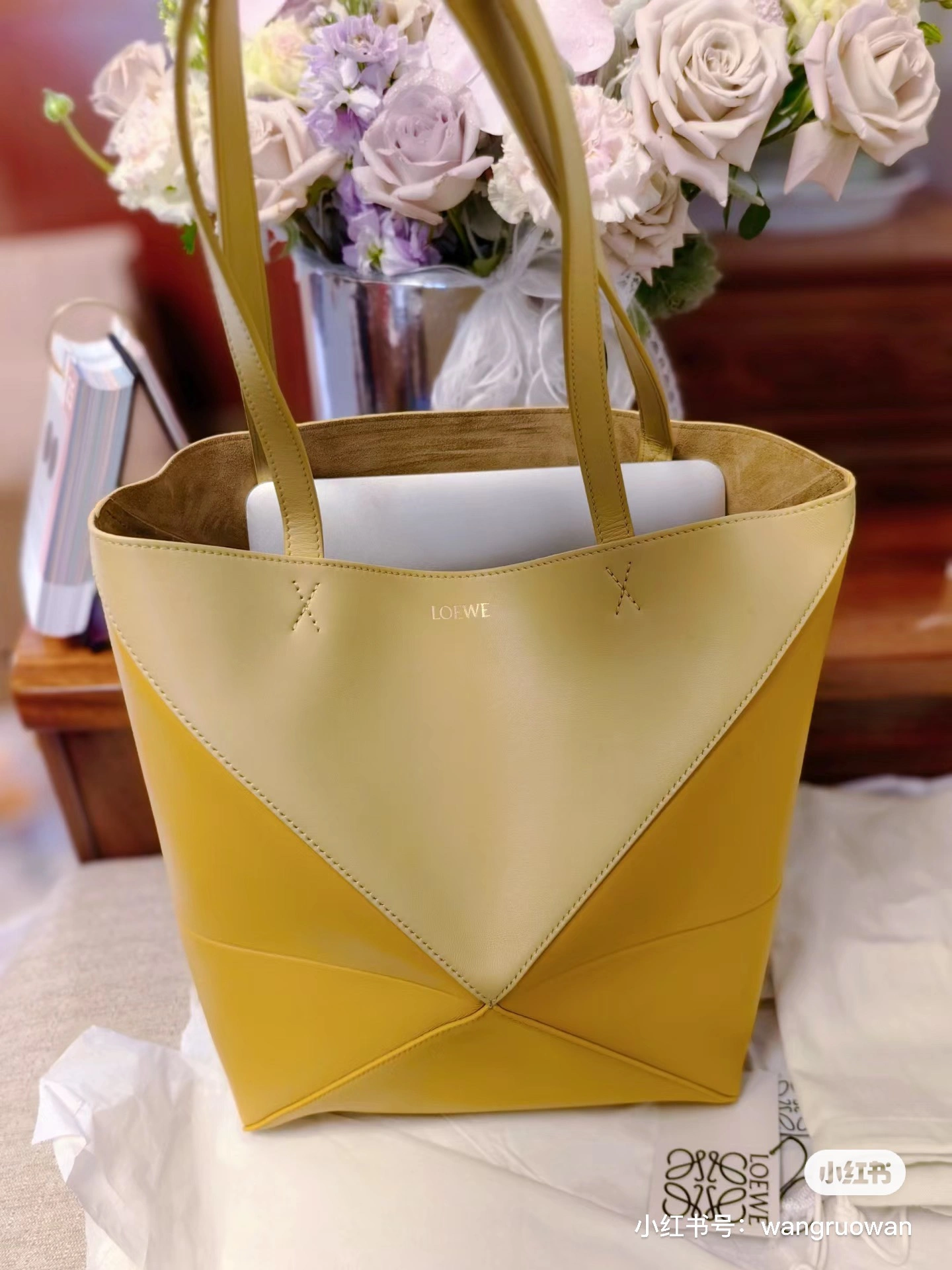 Loewe Shopping Bags Bright 72041