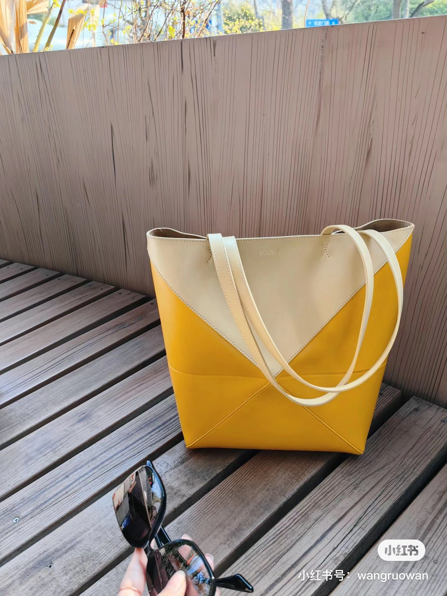 Loewe Shopping Bags Bright 72041