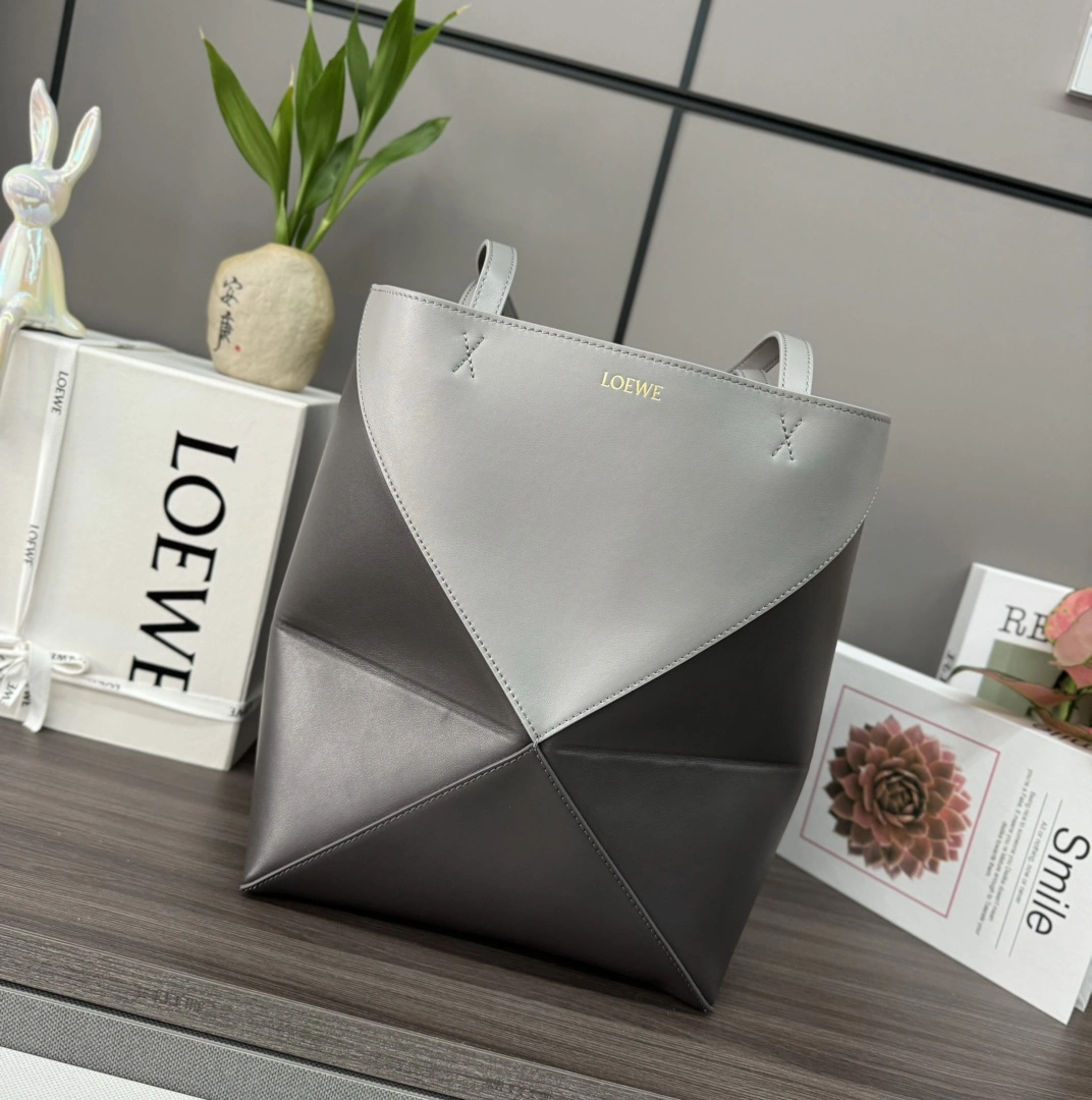 Stylish Loewe Shopping Bags 72119