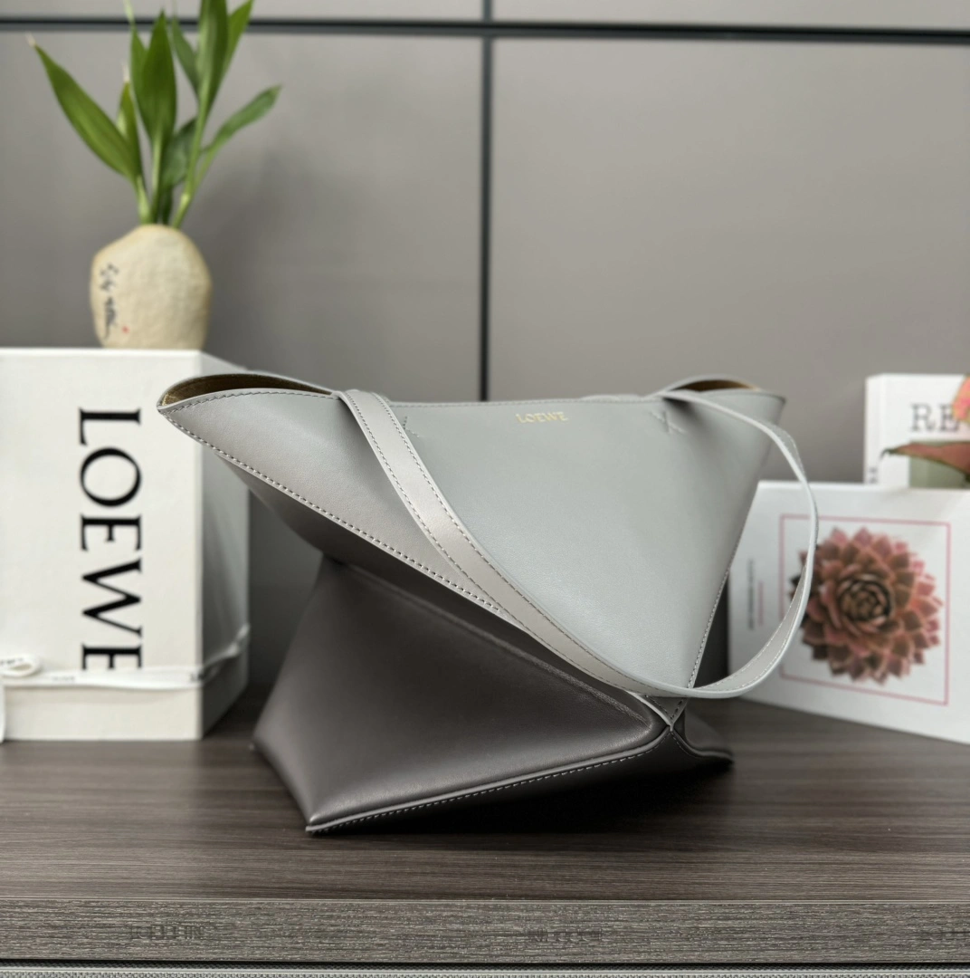 Stylish Loewe Shopping Bags 72119