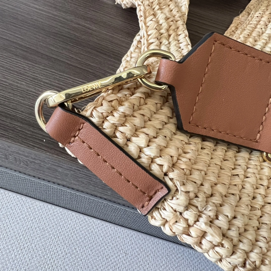 Effortless Loewe Shopping Bags 72077