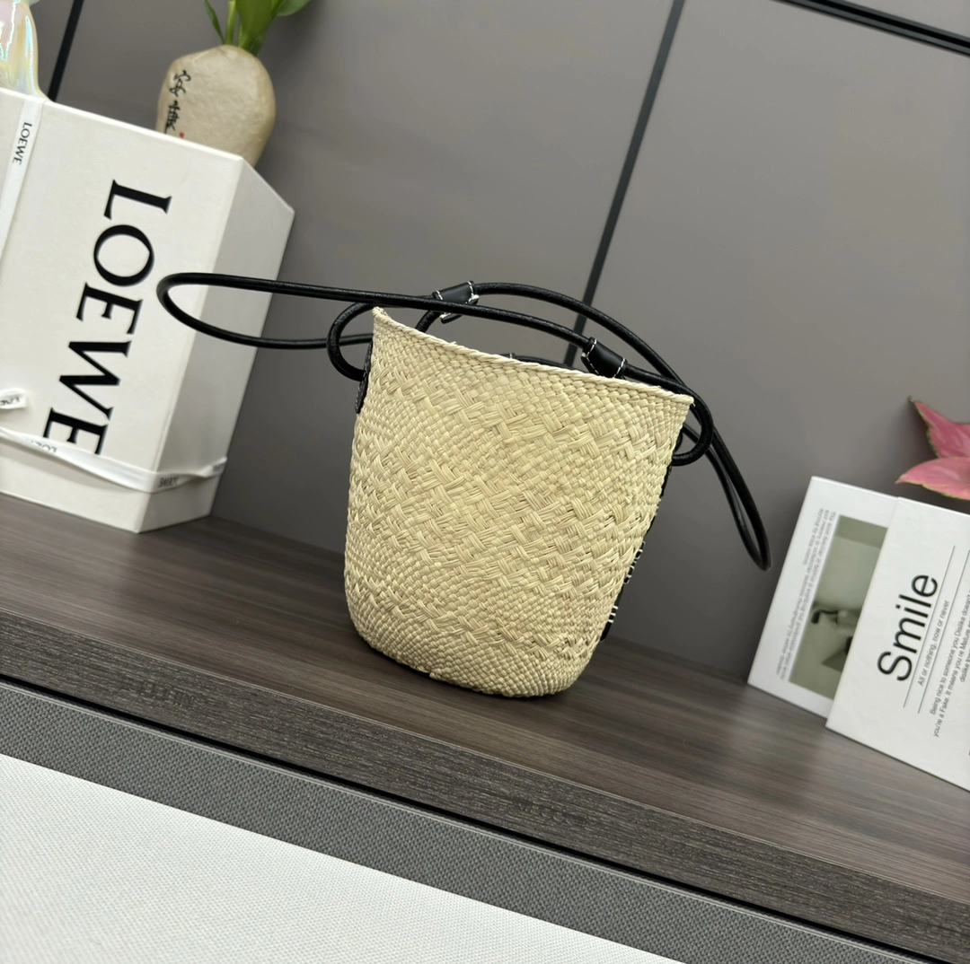 Comfortable Loewe Shopping Bags 72039