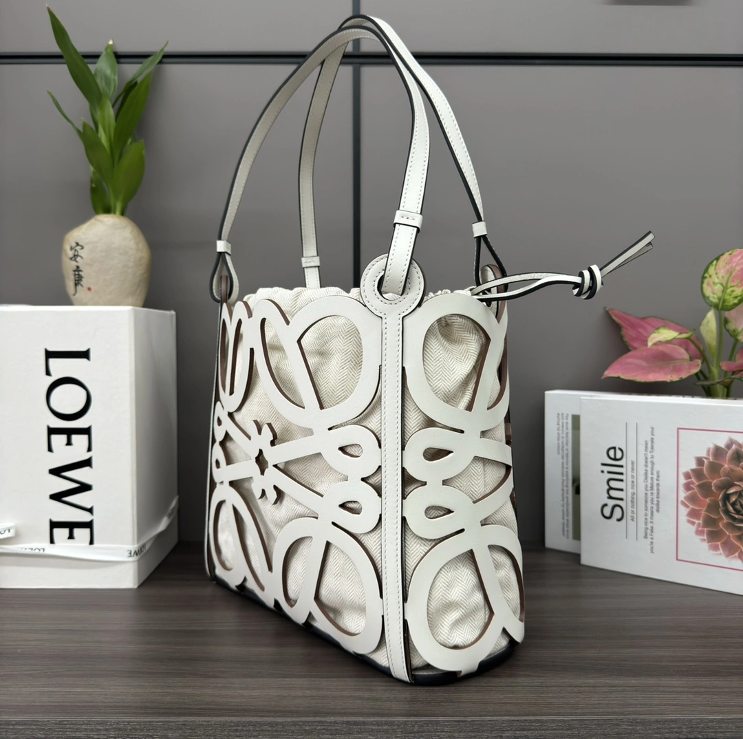 Seasonal Loewe Shopping Bags 67150