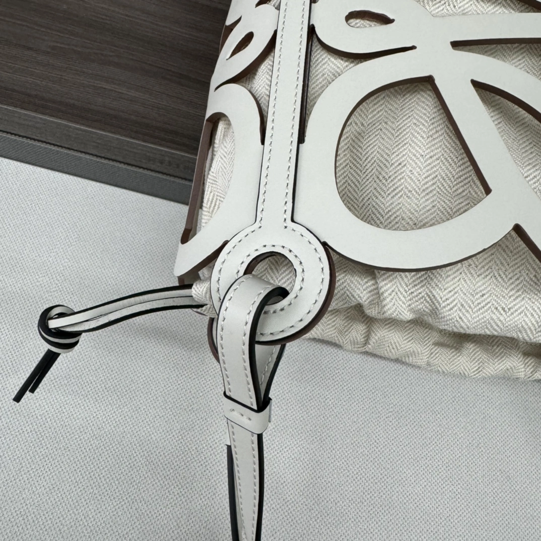 Seasonal Loewe Shopping Bags 67150