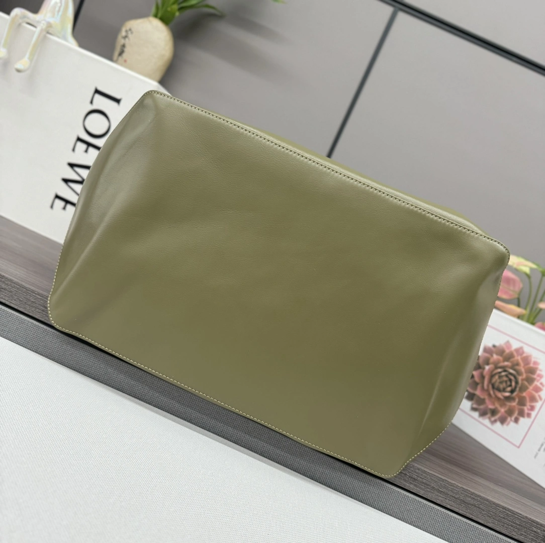 Loewe Shopping Bags Versatile 67130