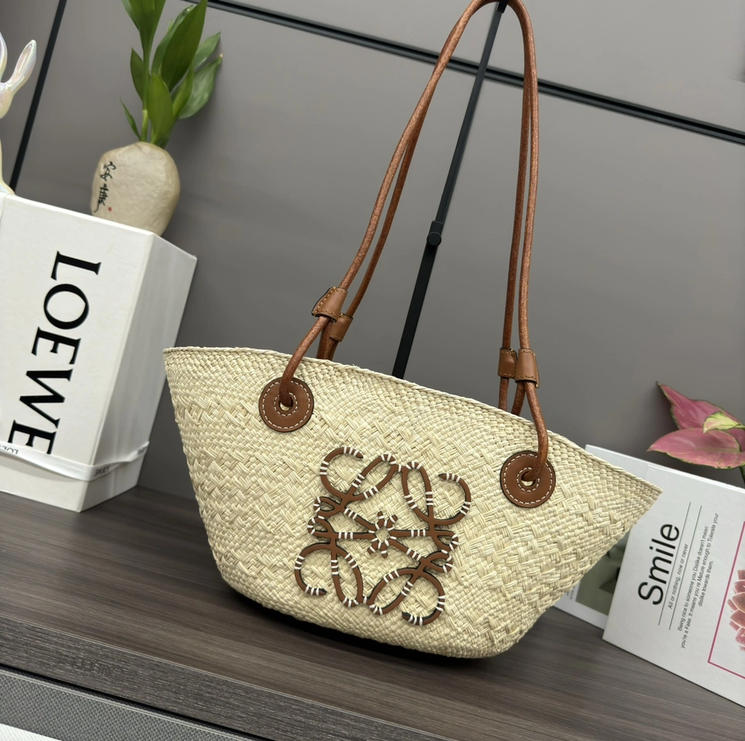 Casual Loewe Shopping Bags 67131