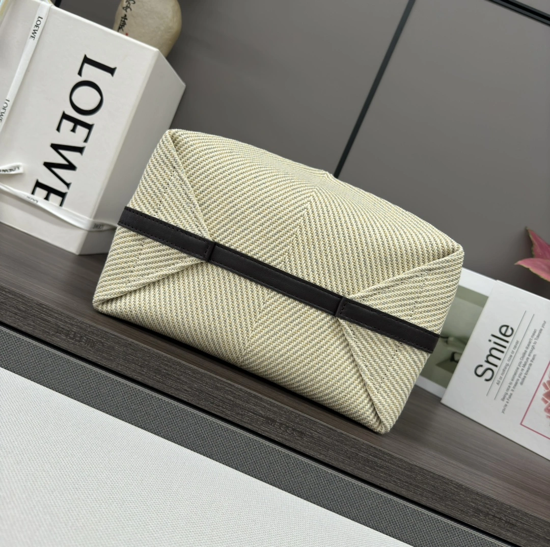 UrbanChic Loewe Shopping Bags 67123