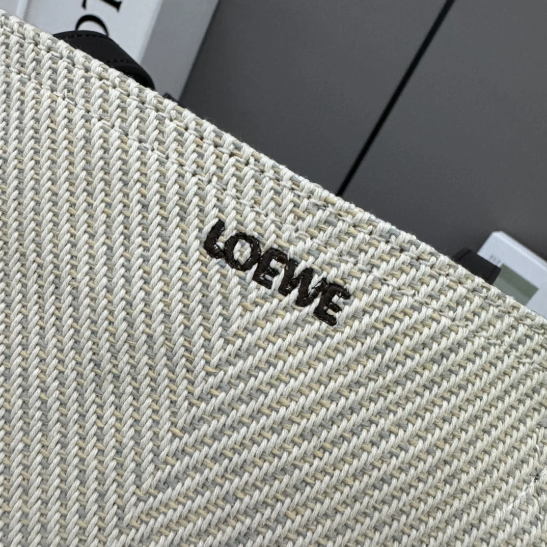 UrbanChic Loewe Shopping Bags 67123