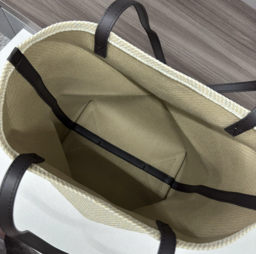 UrbanChic Loewe Shopping Bags 67123