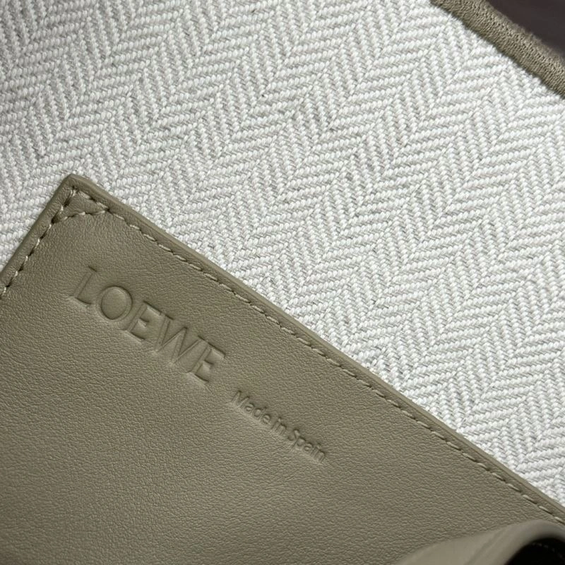 Snug Loewe Shopping Bags 61406