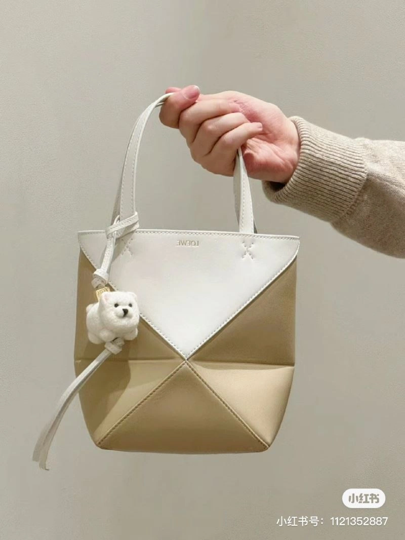 Loewe Shopping Bags Sleek 61419