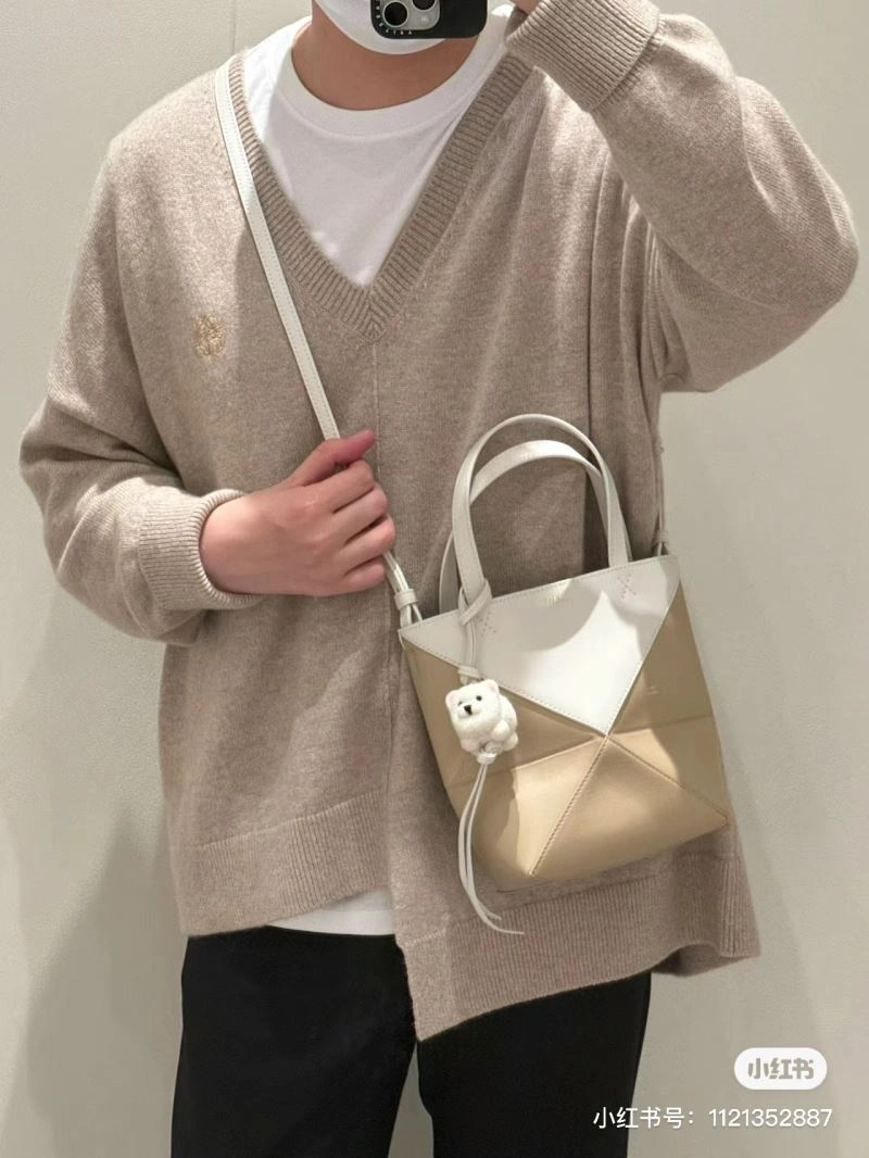 Loewe Shopping Bags Sleek 61419