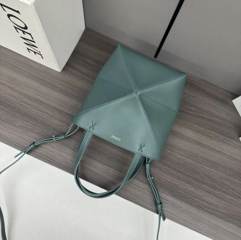 BestValue Loewe Shopping Bags 61380