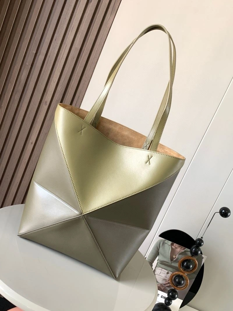 Loewe Shopping Bags Bright 73082