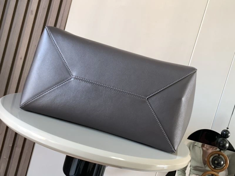 Timeless Loewe Shopping Bags 73100