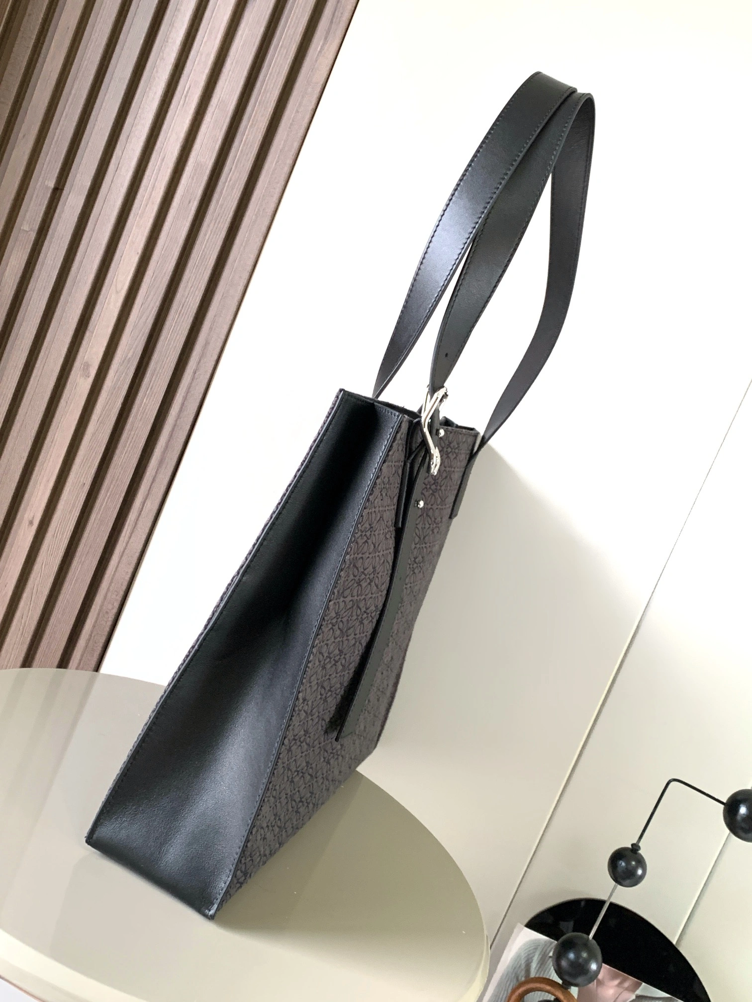 Unisex Loewe Shopping Bags 71886