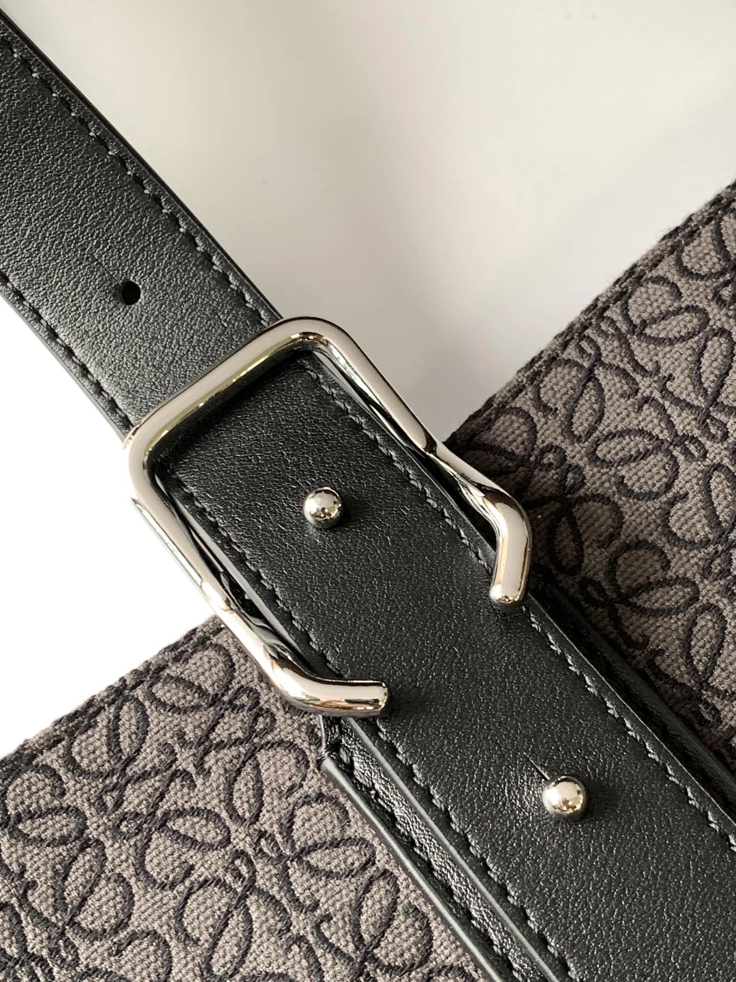 Unisex Loewe Shopping Bags 71886