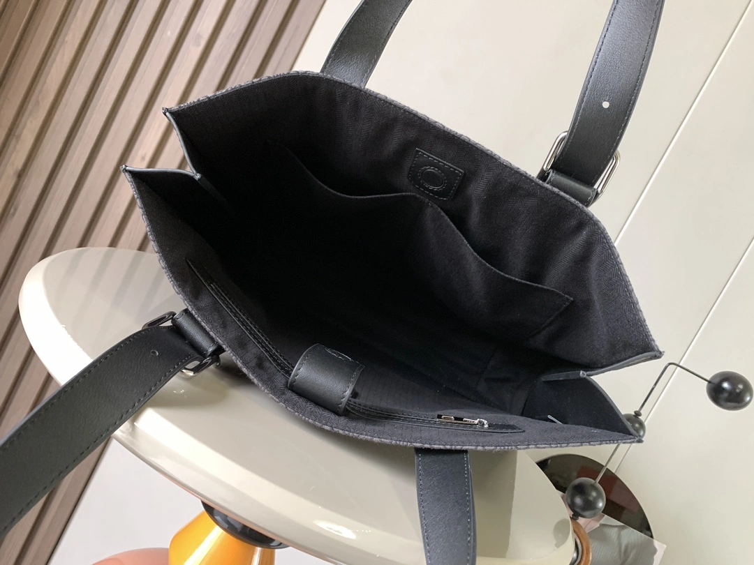Unisex Loewe Shopping Bags 71886