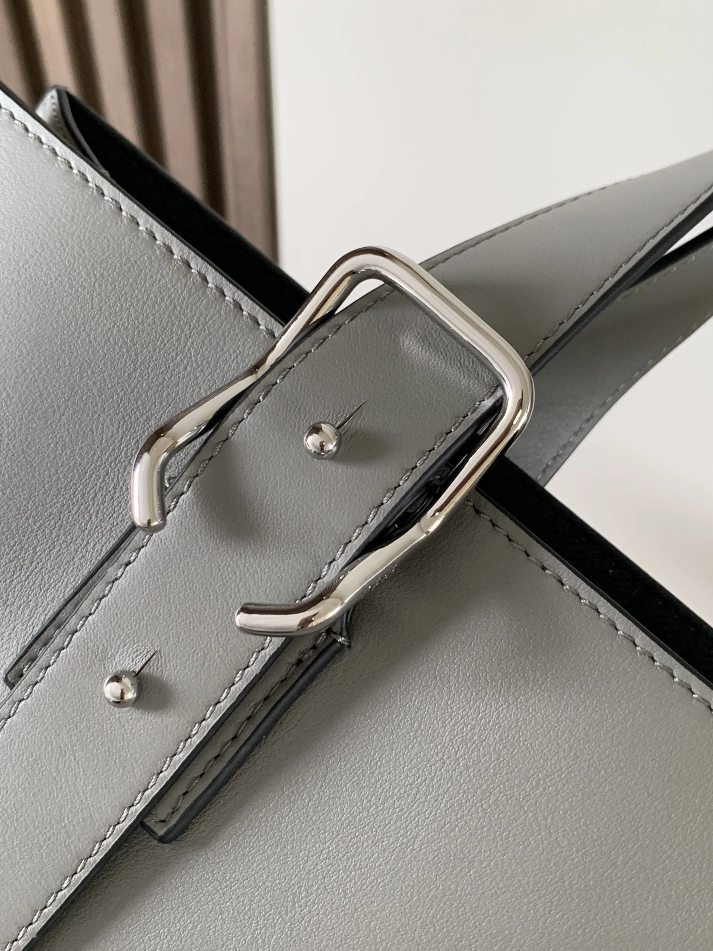 Snug Loewe Shopping Bags 71887