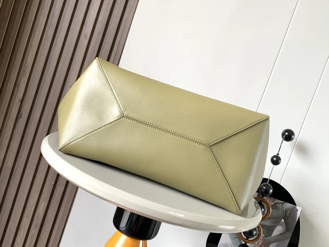 UrbanStyle Loewe Shopping Bags 71945