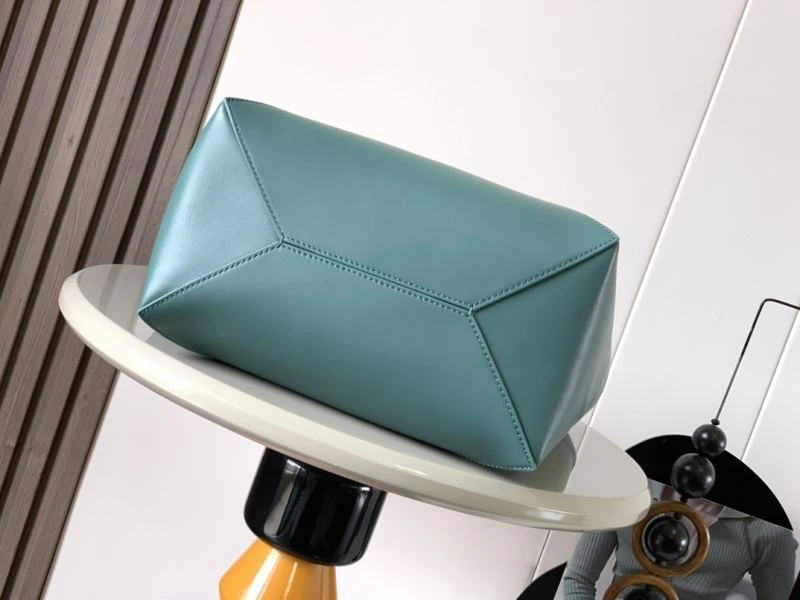 Timeless Loewe Shopping Bags 61149