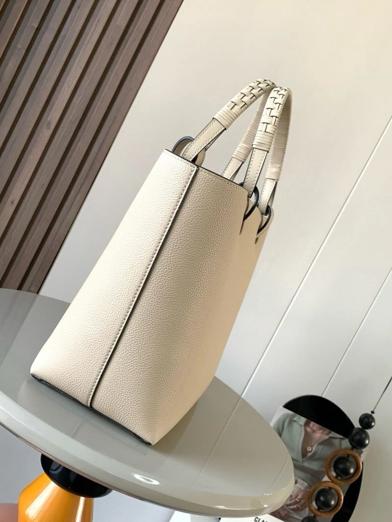 Loewe Shopping Bags Sleek 61136