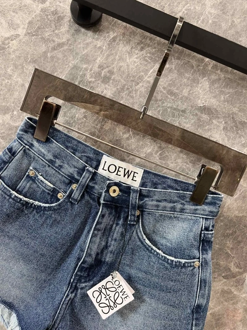 Loewe Short Pants Versatile 151629