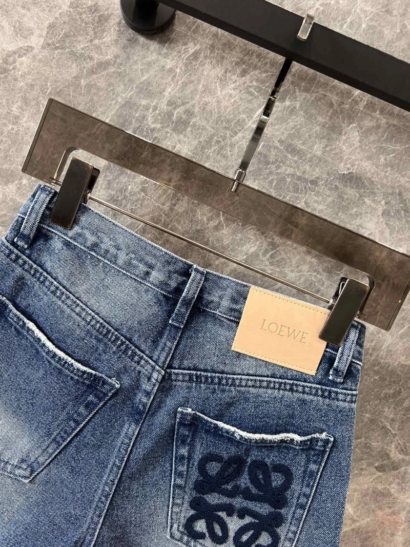 Loewe Short Pants Versatile 151629