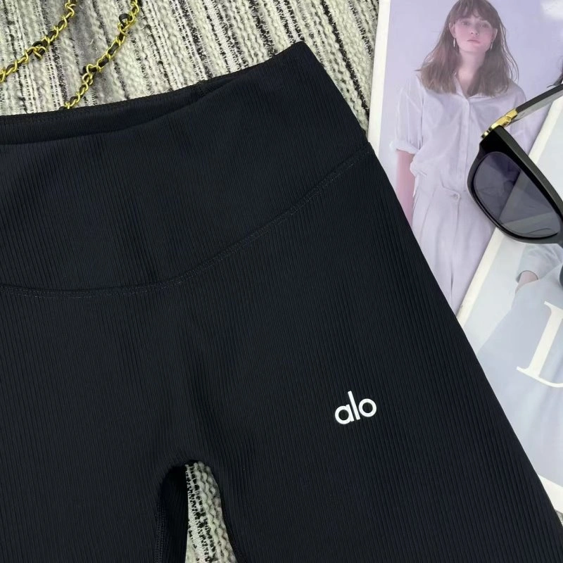 Trendy Loewe Short Pants 156882