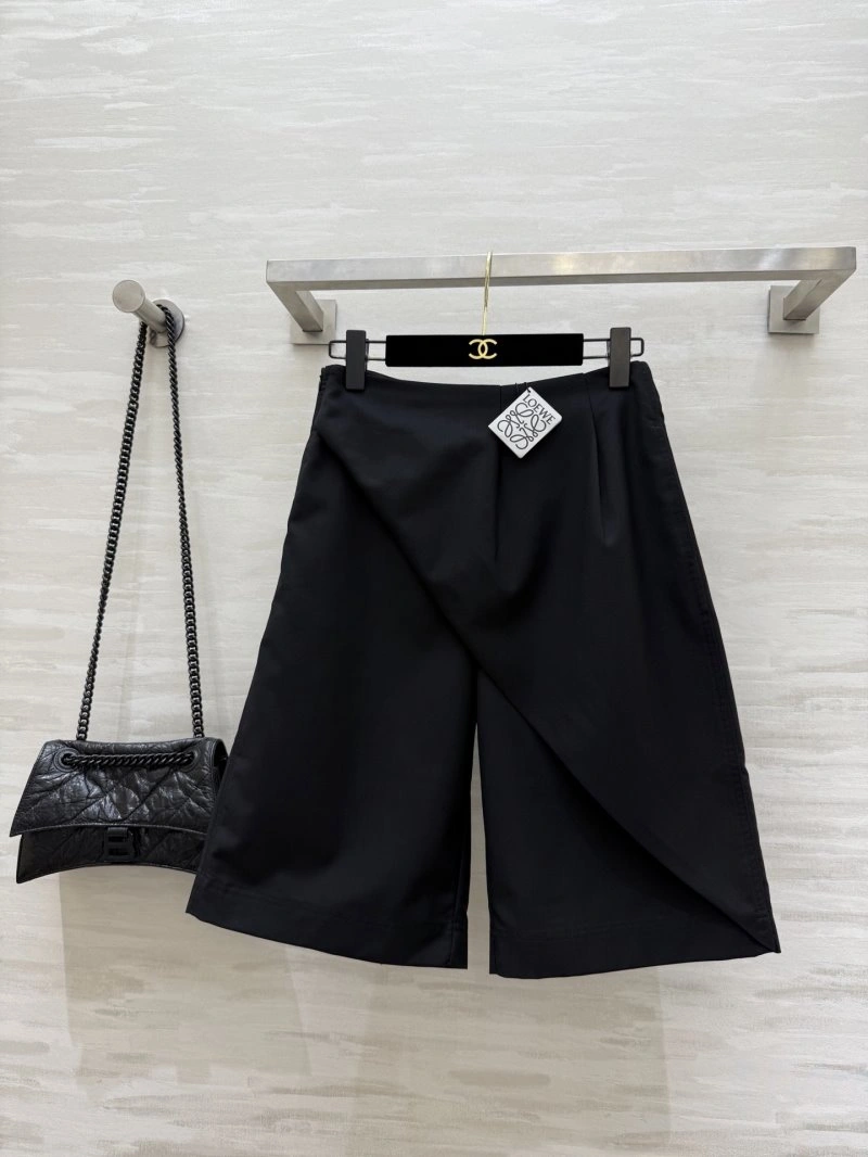 Stylish Loewe Short Pants 154856