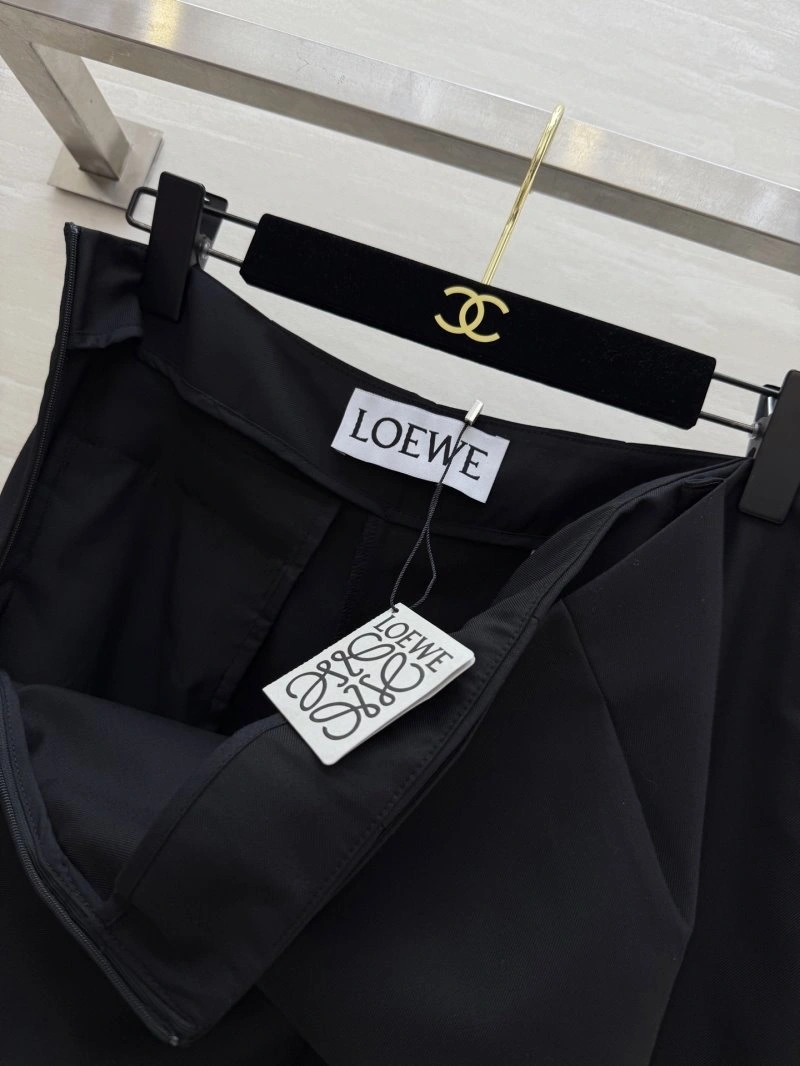 Stylish Loewe Short Pants 154856