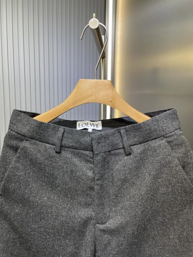 Trendy Loewe Short Pants 159373