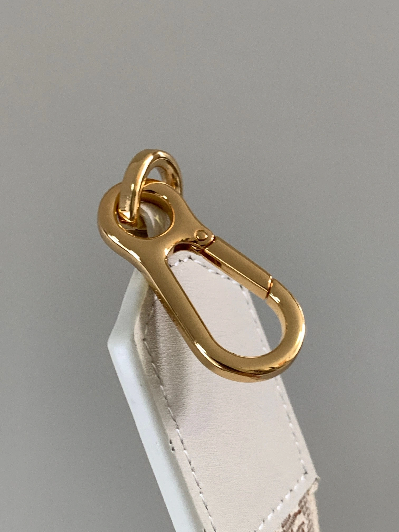Loewe Shoulder Straps Trendsetting 71873