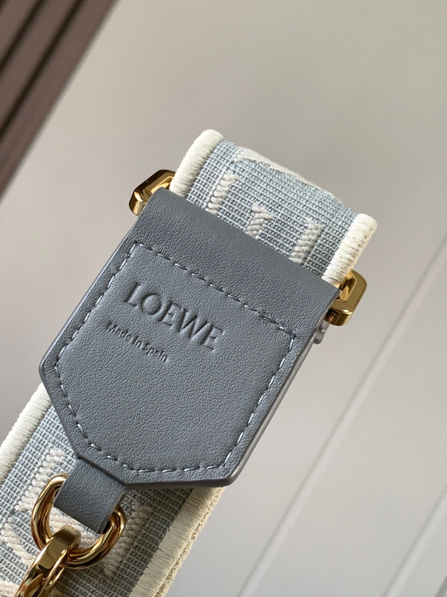 Loewe Shoulder Straps Minimalist 71870