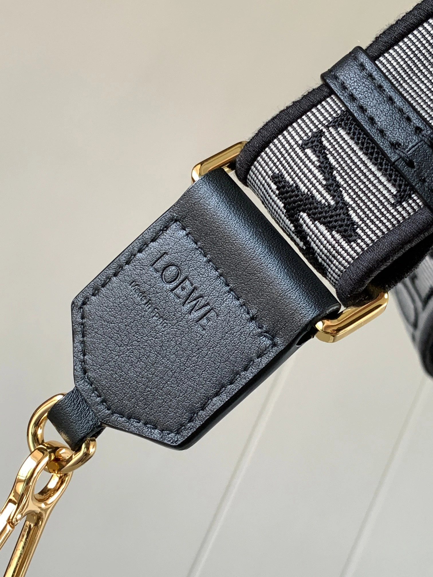 Loewe Shoulder Straps Upgraded 71866