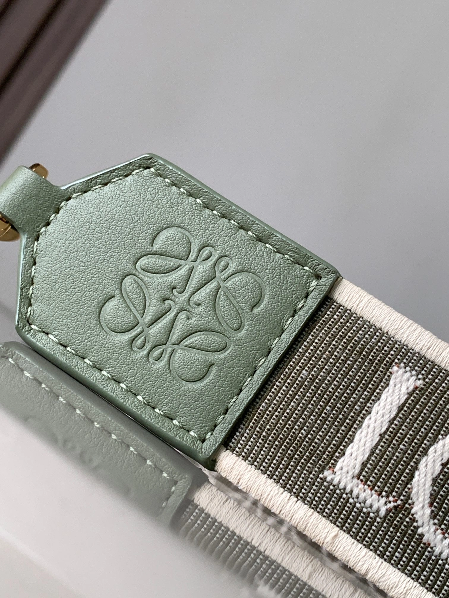HighQuality Loewe Shoulder Straps 71865