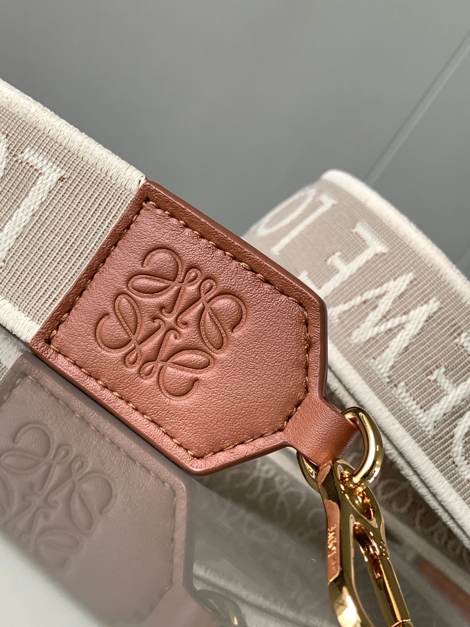 UrbanChic Loewe Shoulder Straps 71871