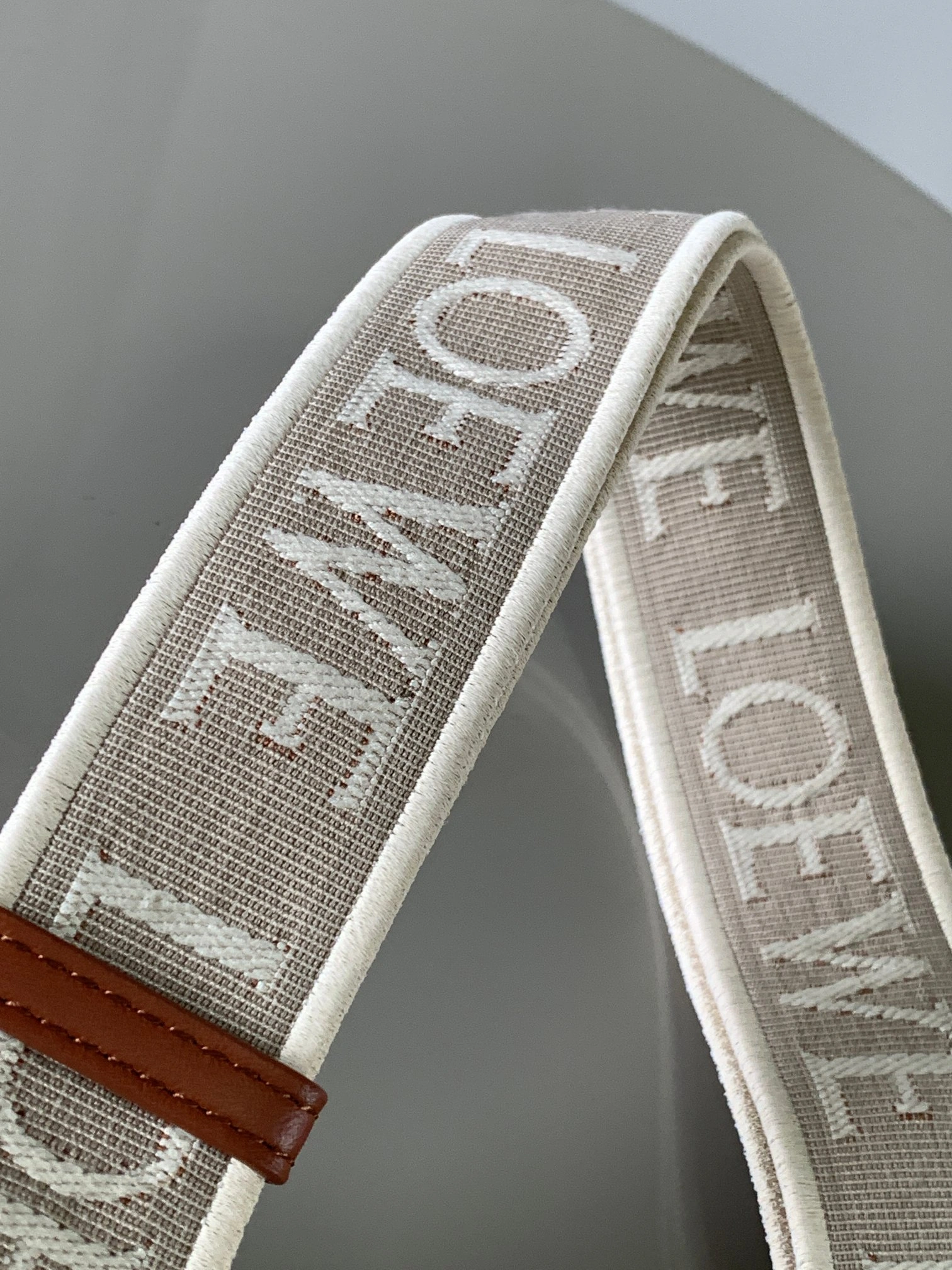 UrbanChic Loewe Shoulder Straps 71871