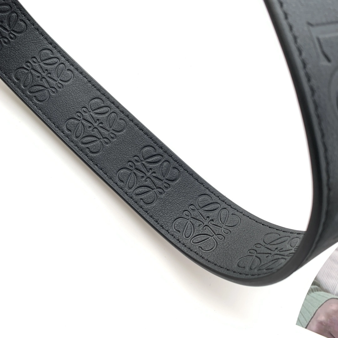 Fashionable Loewe Shoulder Straps 71859