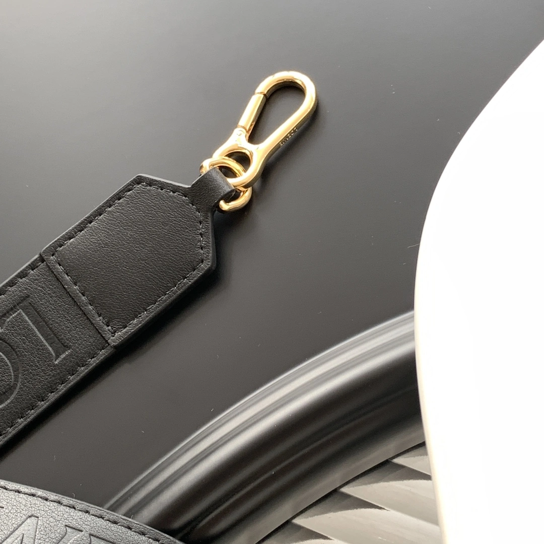 Fashionable Loewe Shoulder Straps 71859